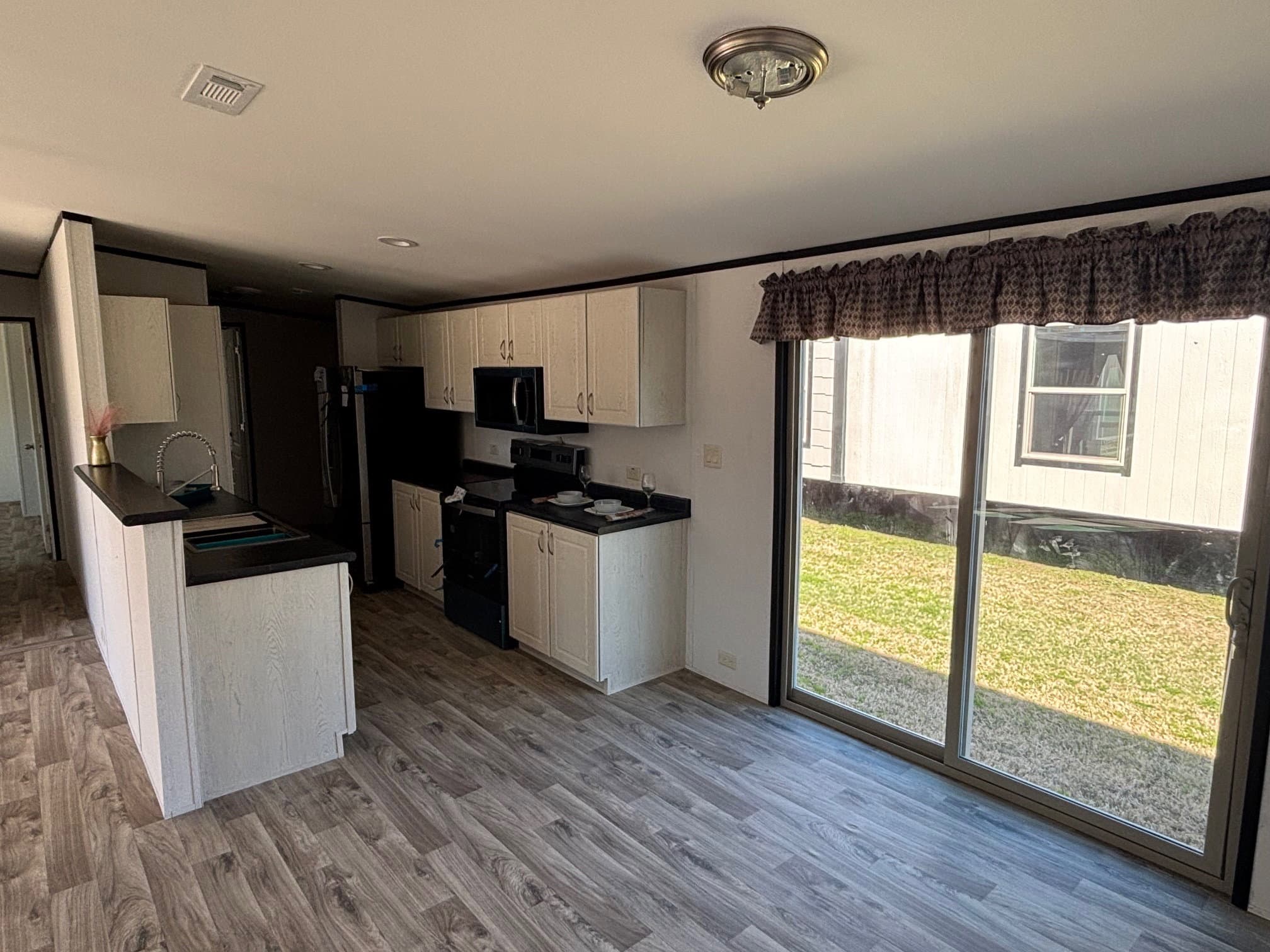 Legacy 24x68 4 bedroom 2 bath (builder financed homes)  home features