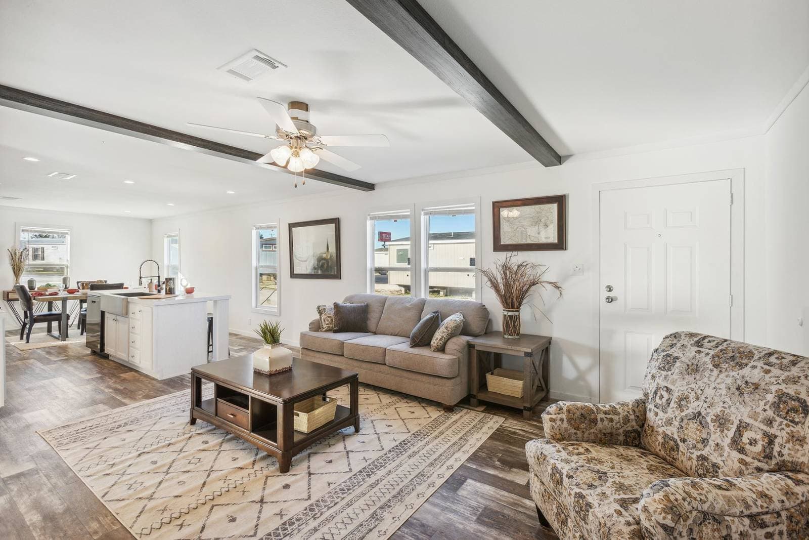 Rm2848h interior home features