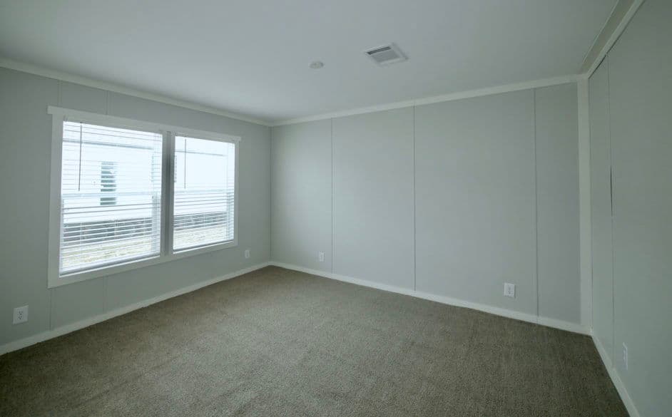 Pegasus 9340 bedroom home features