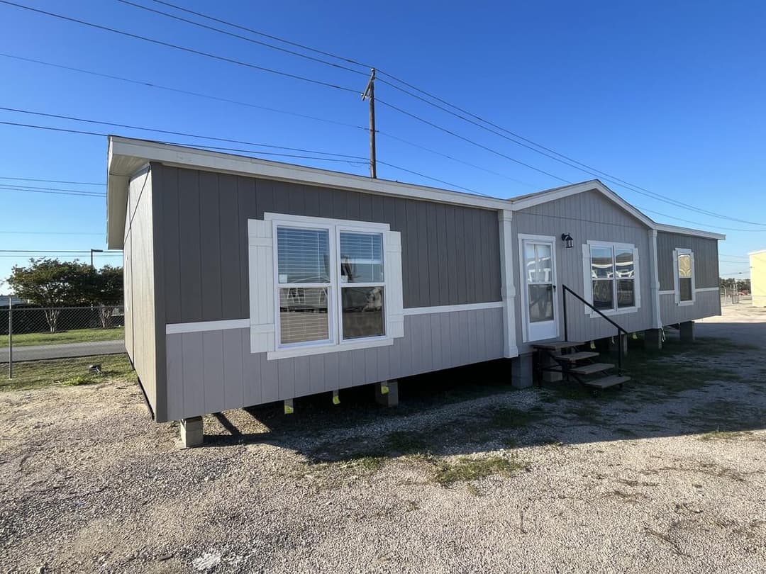 Pinnacle 28563p exterior home features