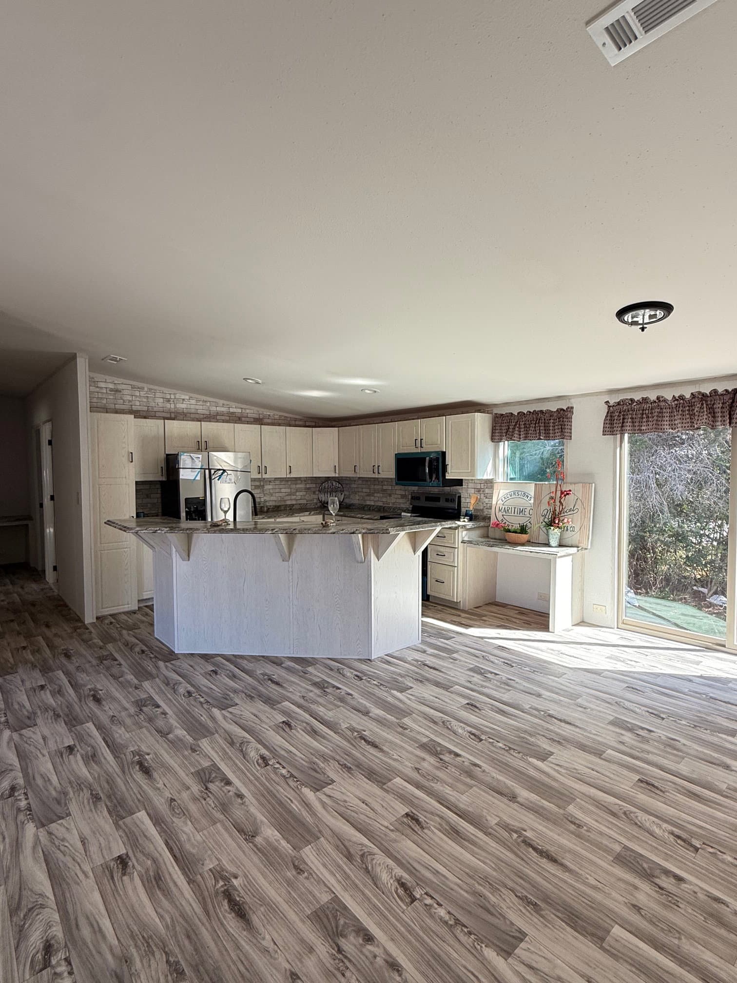 Legacy doublewide 32x56 (builder financed homes)  home features