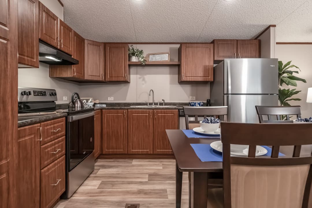 Classic c-1664-32c kitchen home features