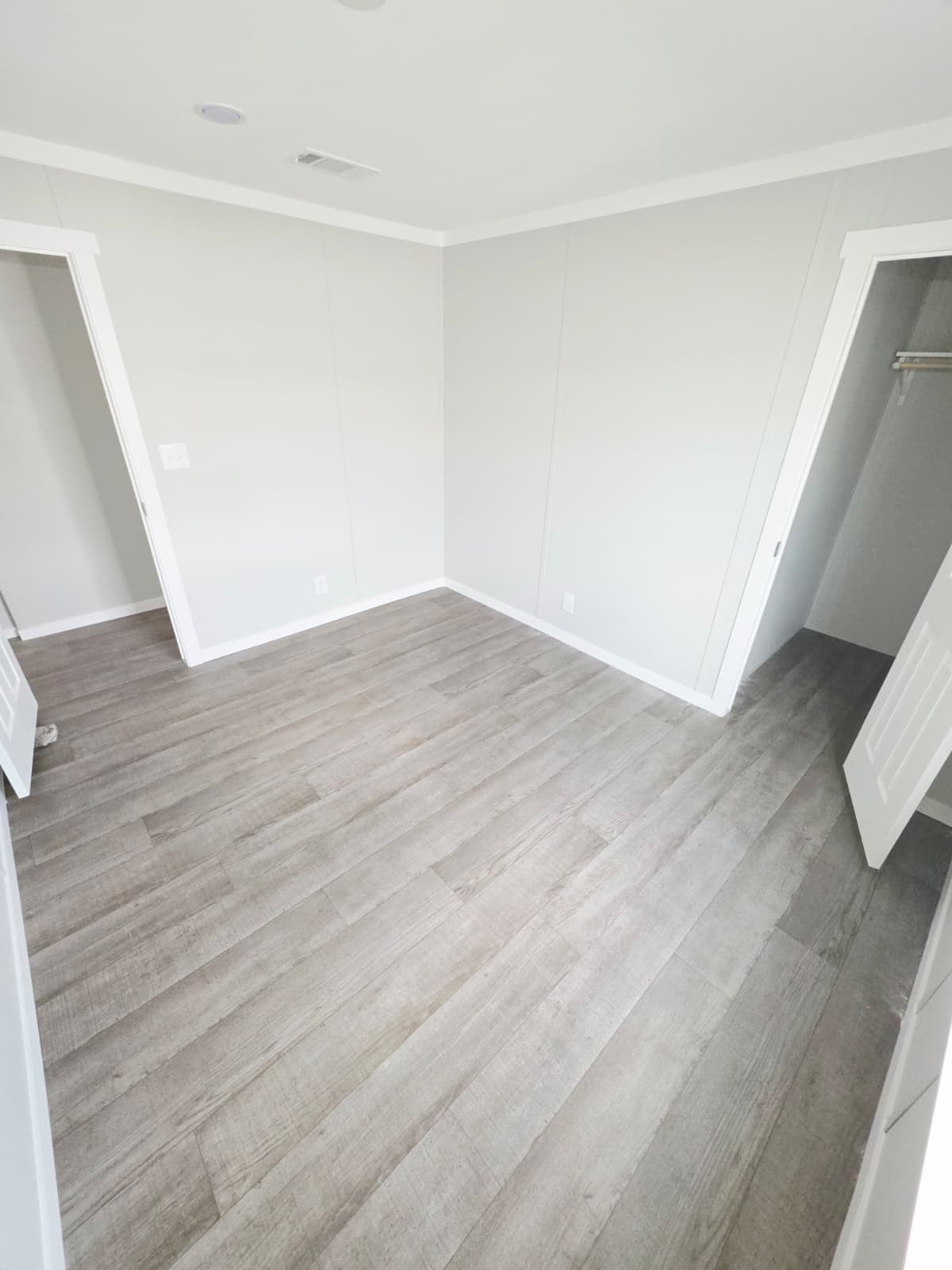 Scorpio 9469 interior home features
