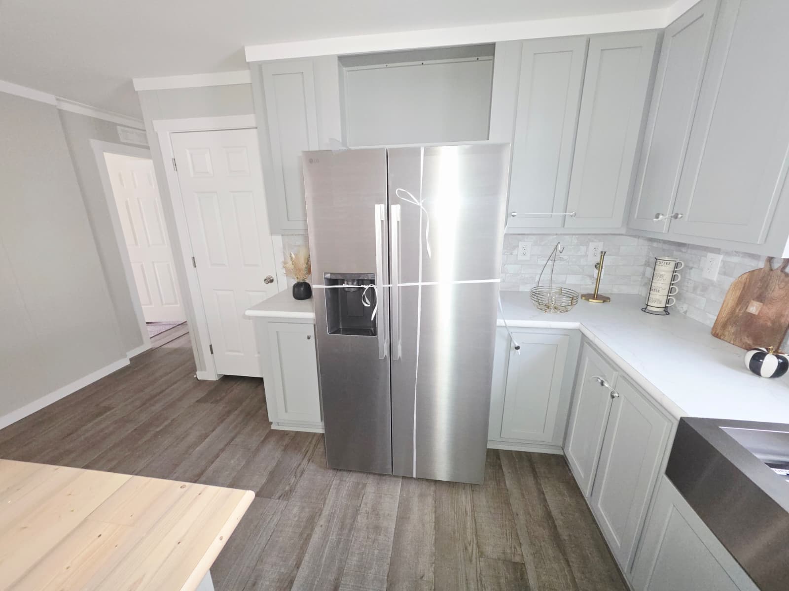 Scorpio 9469 kitchen home features