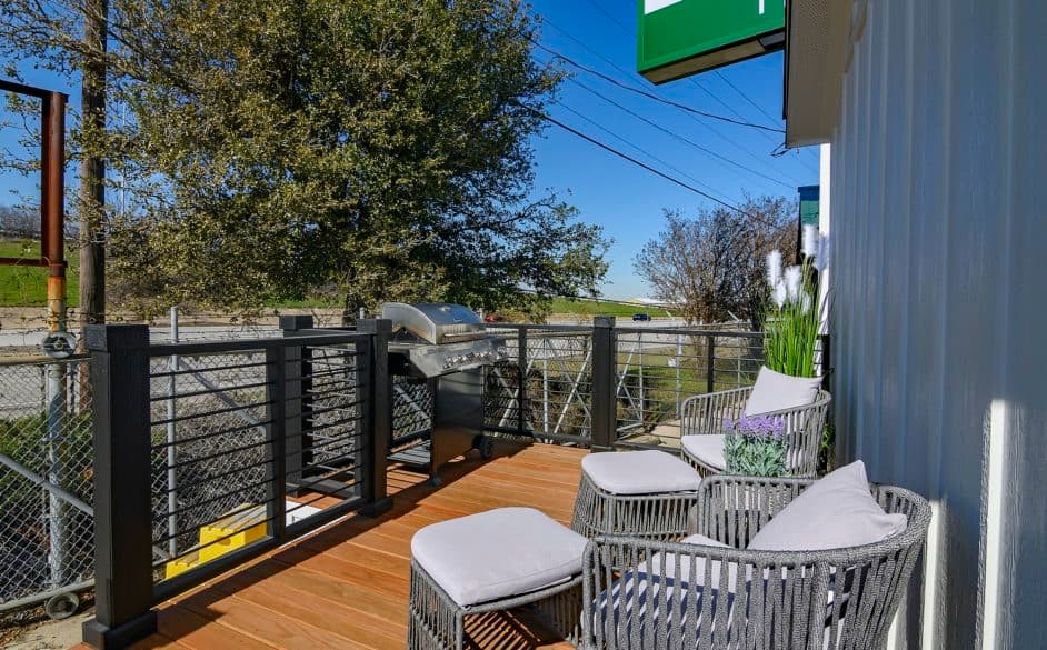 Starling d40ep8 exterior home features