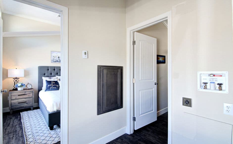 Eagle j56fp8 interior home features