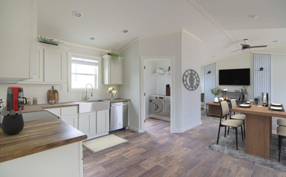 Sapphire 5863 interior home features