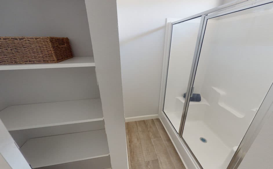 Radiant d46dp8 bathroom home features