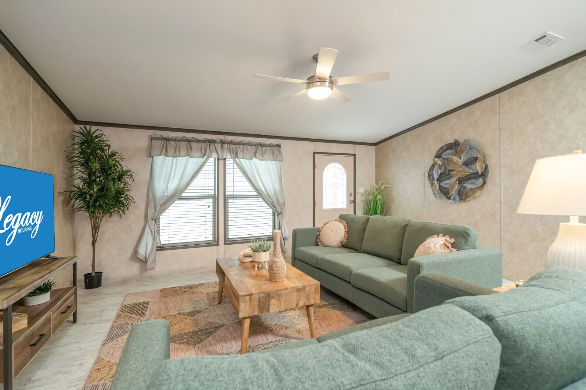 Classic c-3256-42b interior home features