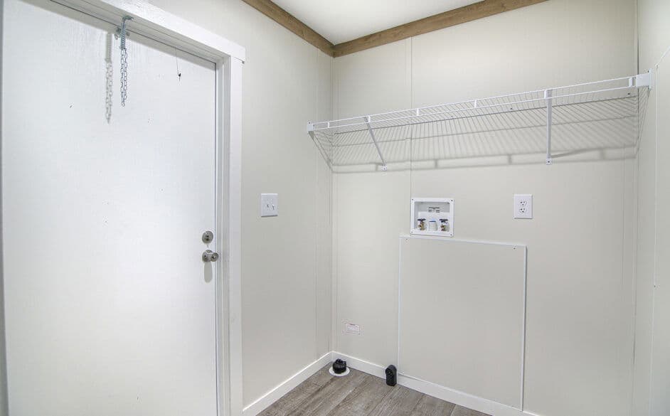 Corral 2354 interior home features