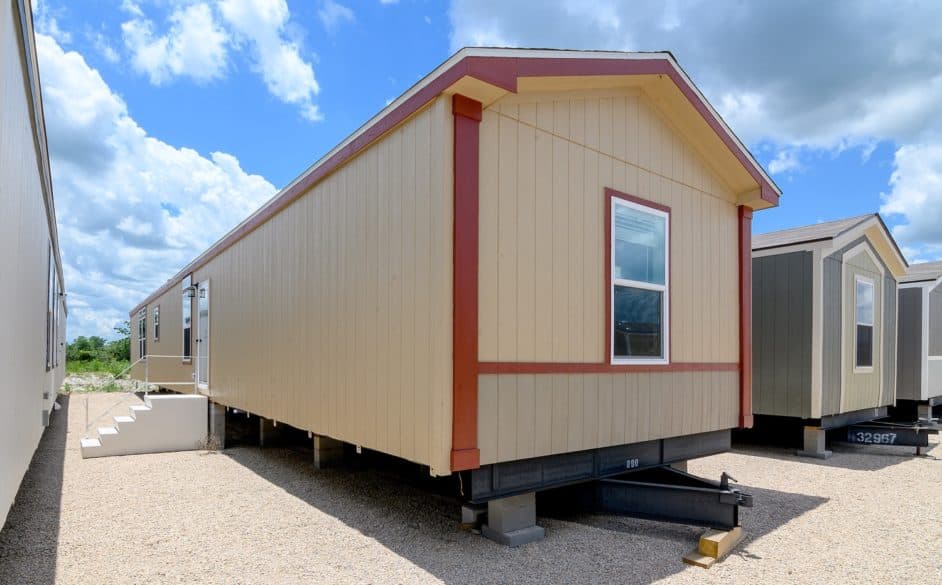 Gold spur 5616 hero, elevation, and exterior home features